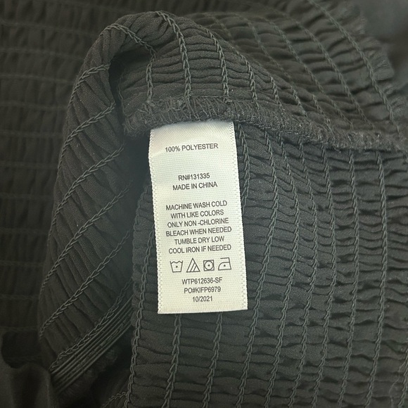 NWOT Nine Britton Willow Sheer Sleeve Smocked Blouse - Picture 3 of 6